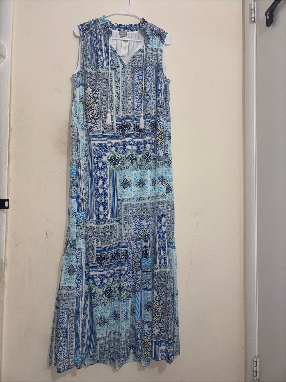 Chico's Maxi Dress Women's Size 1
Modern Tile‎ Print Peasant Blue